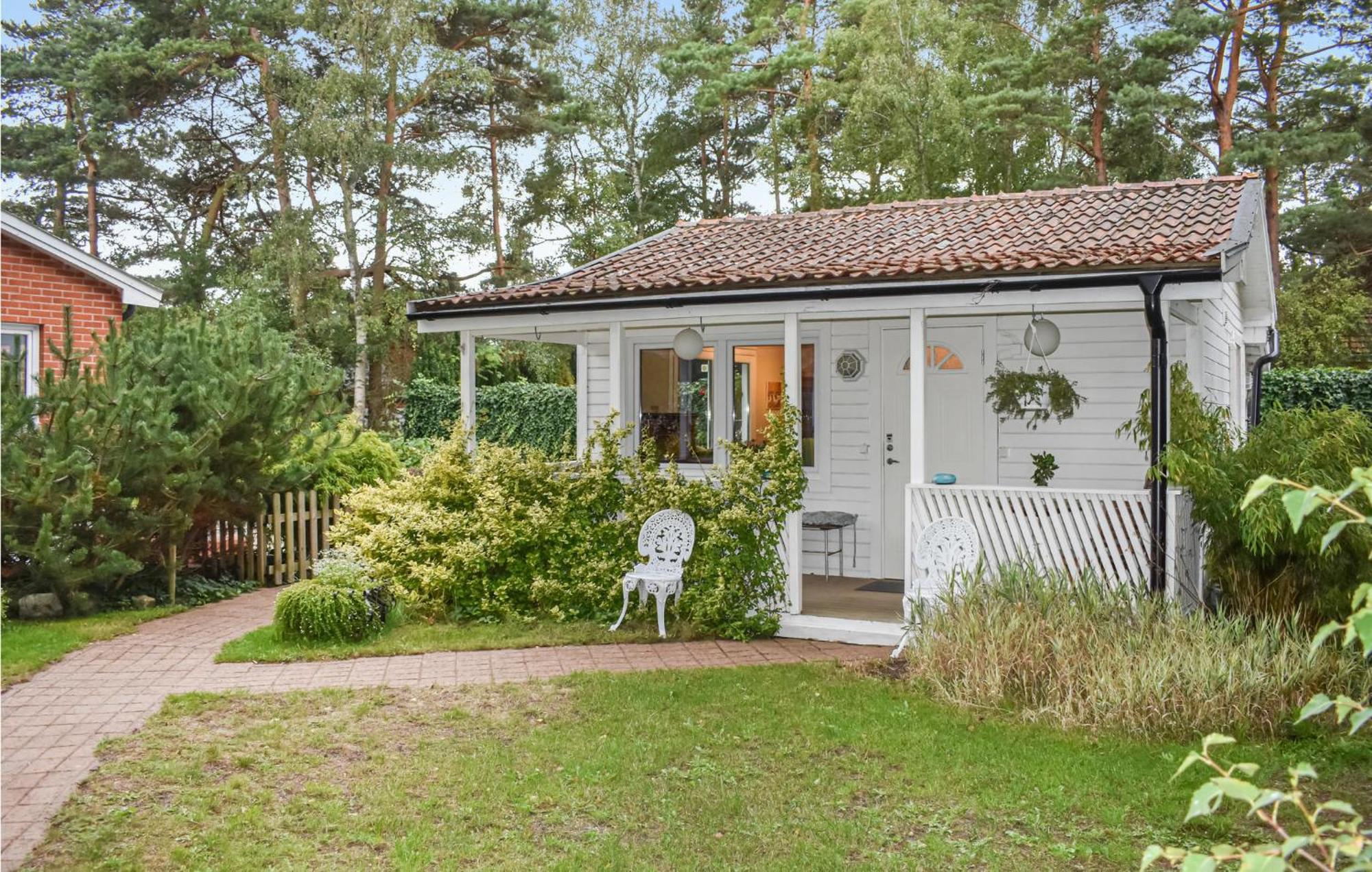 1 Bedroom Amazing Home In Hoellviken Exterior foto