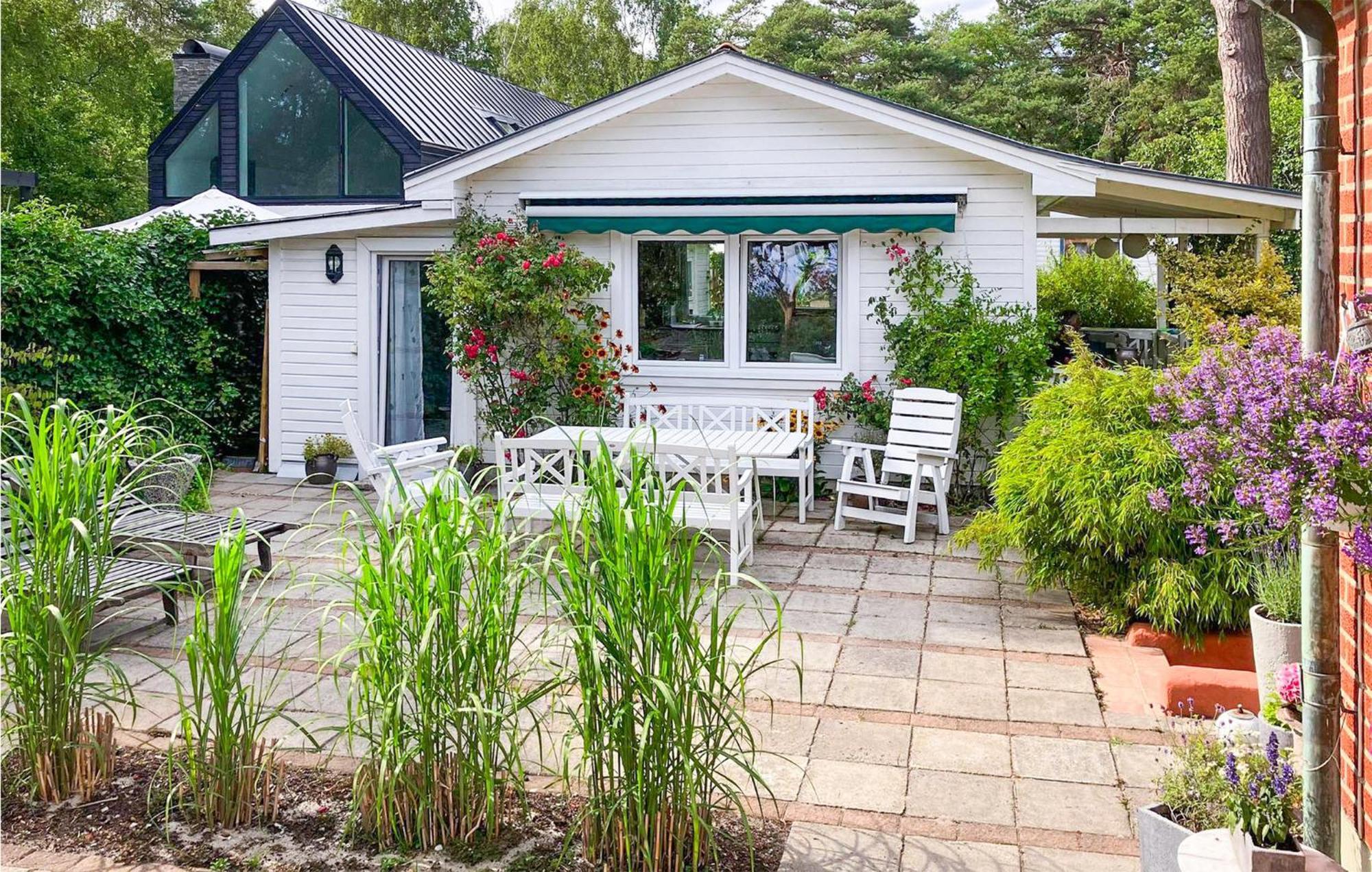 1 Bedroom Amazing Home In Hoellviken Exterior foto