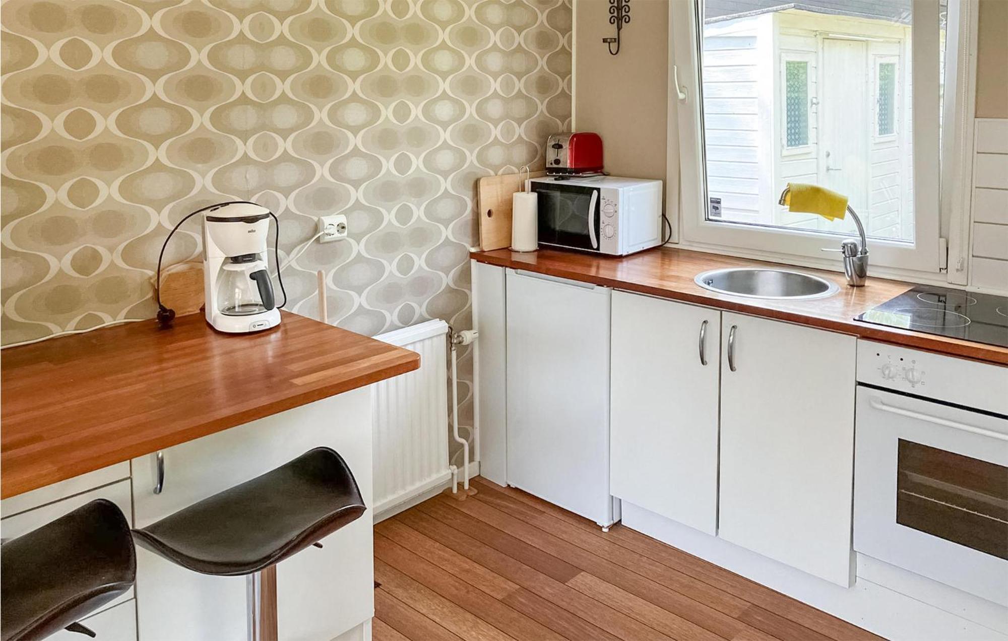 1 Bedroom Amazing Home In Hoellviken Exterior foto